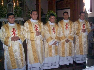El regalo de los Nuevos Diáconos de San Vicente, El Salvador