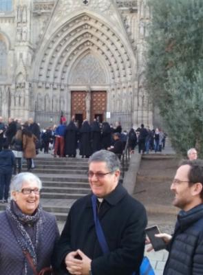 A la salida de la Catedral de Barcelona tras la preciosa celebración