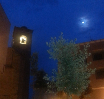 Una torre iluminada para las noches de Villamediana
